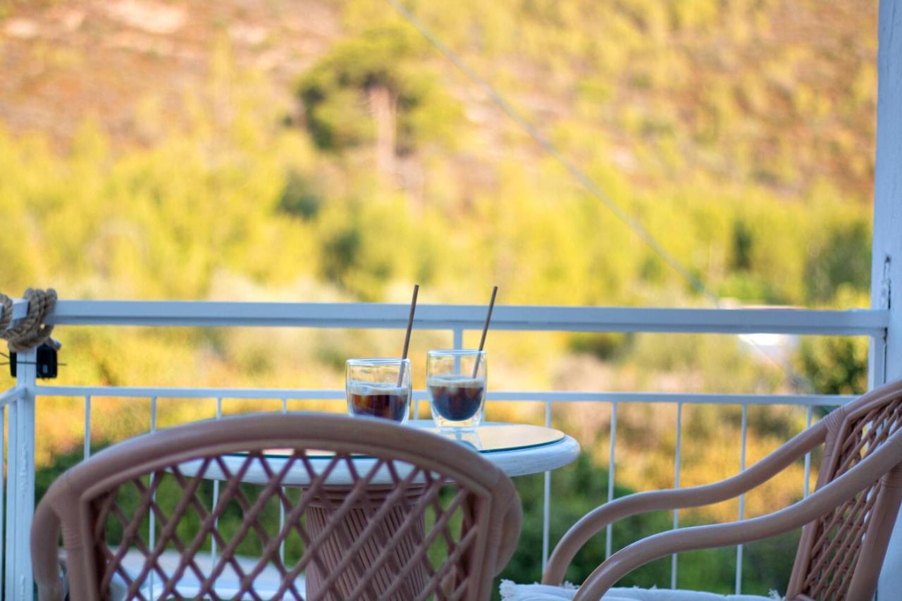 Summer Feel Suites Poros Town Exterior foto