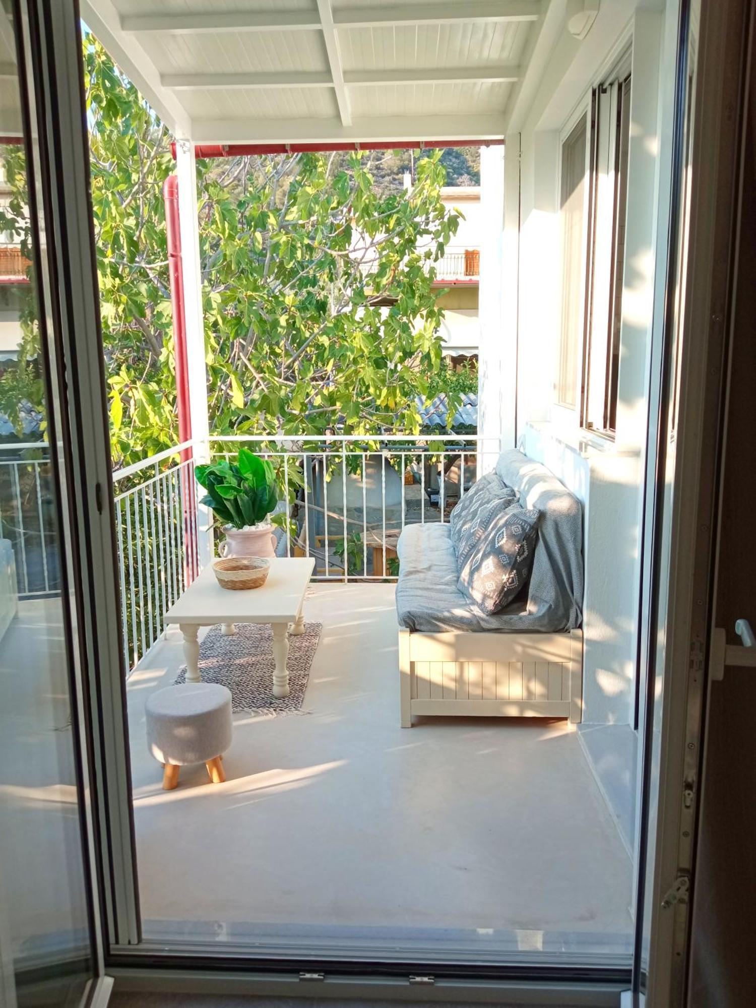 Summer Feel Suites Poros Town Exterior foto